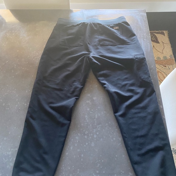 Brand new medium black figs. Jogger technical edition. - Picture 2 of 3